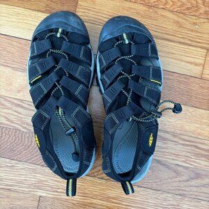 Keens Newport H2 Sandals - Men - Black - Size 10.5
